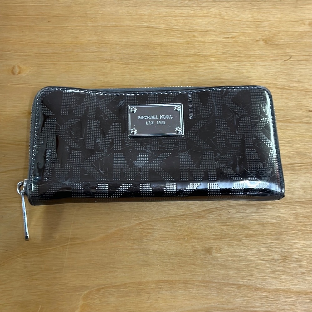 Michael kors wallet